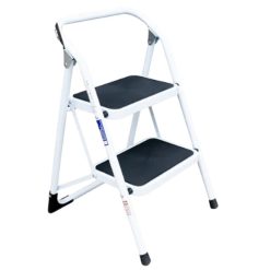 ESCALERA TIPO TABURTE DE 2 PASOS AMERICAN Z LION